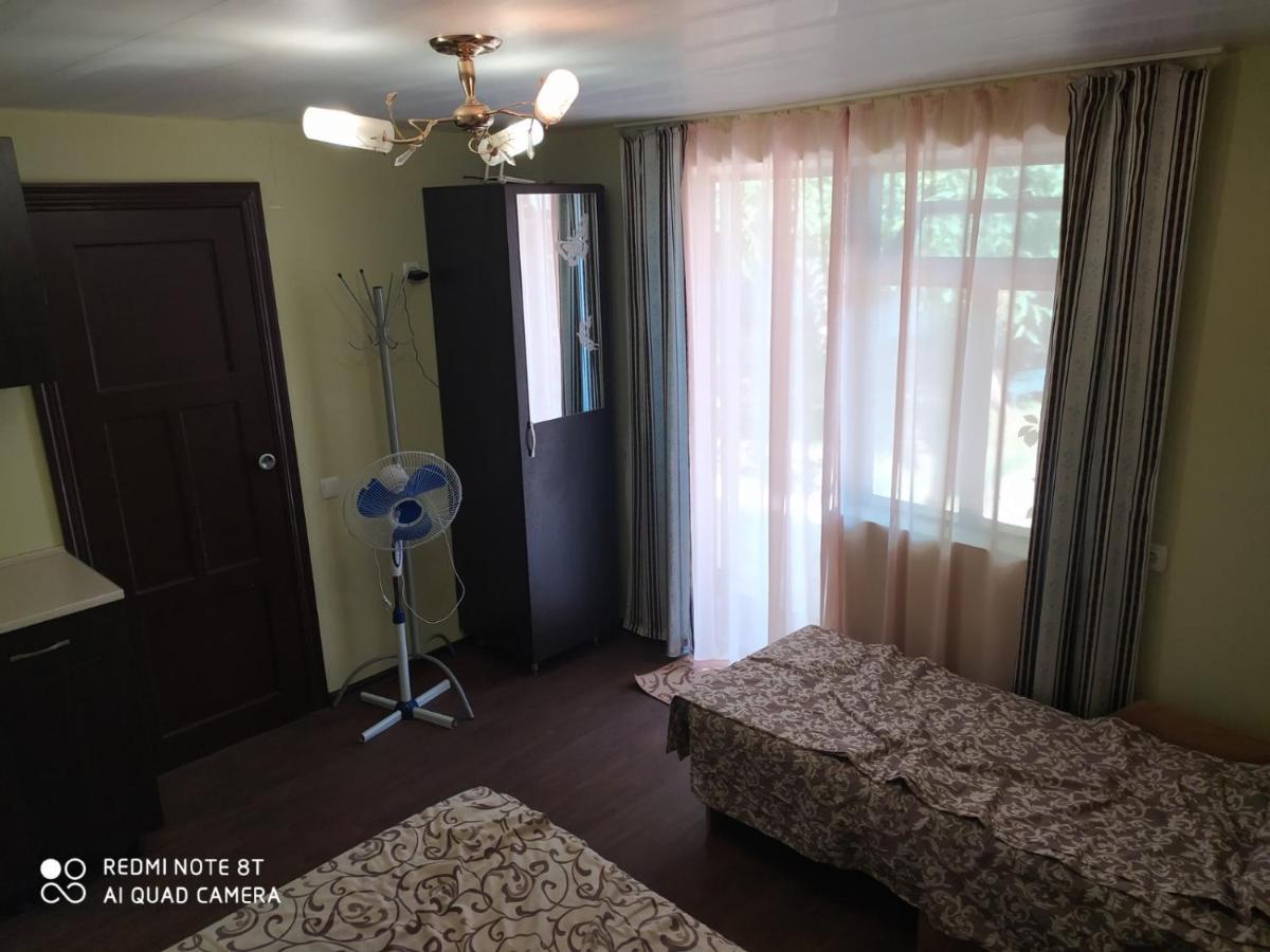 Small Guest House Lazurne Exterior foto