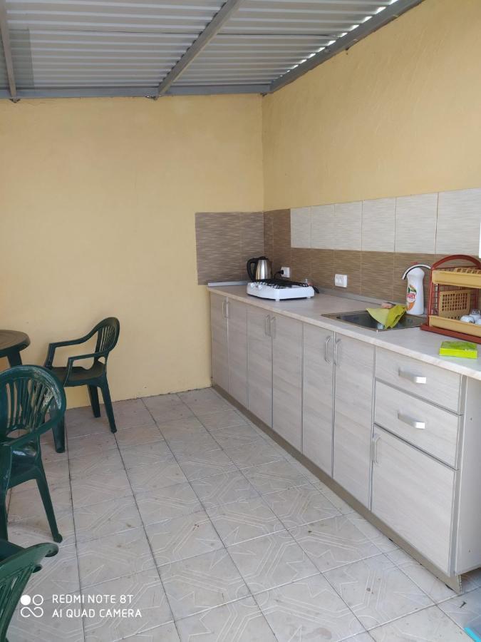 Small Guest House Lazurne Exterior foto