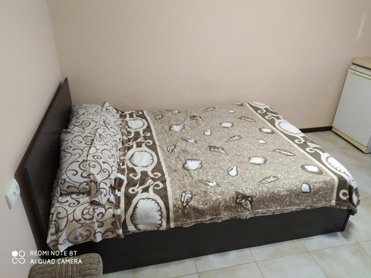 Small Guest House Lazurne Exterior foto