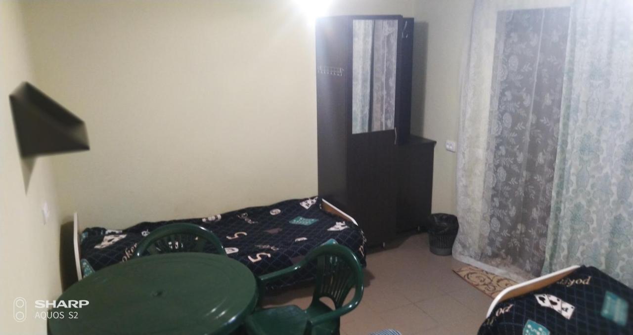 Small Guest House Lazurne Exterior foto