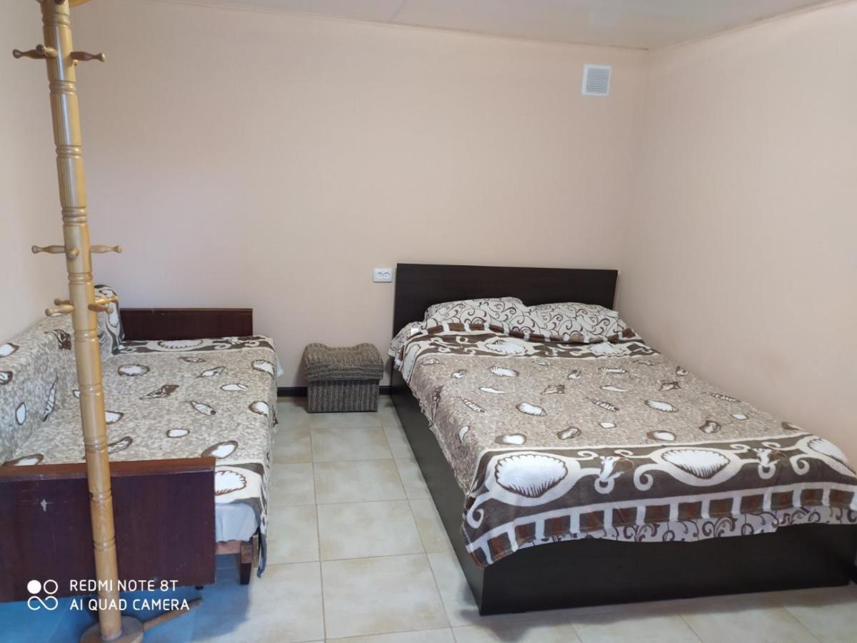 Small Guest House Lazurne Exterior foto