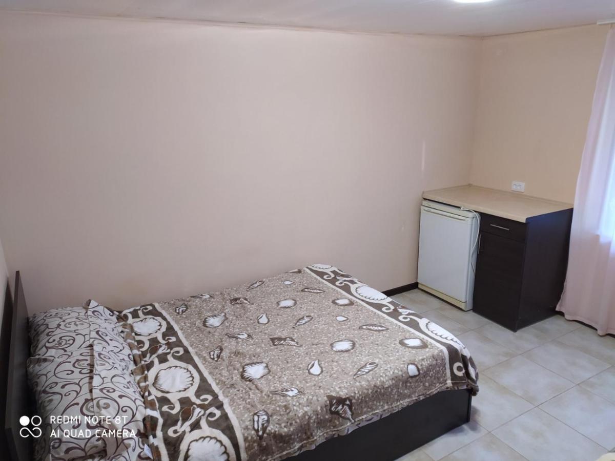 Small Guest House Lazurne Exterior foto