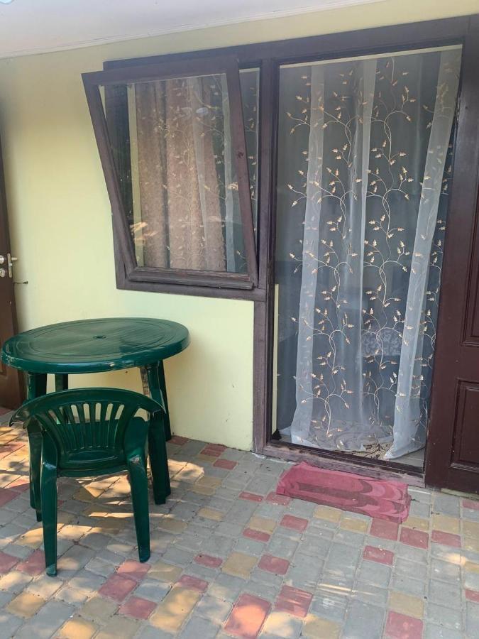 Small Guest House Lazurne Exterior foto