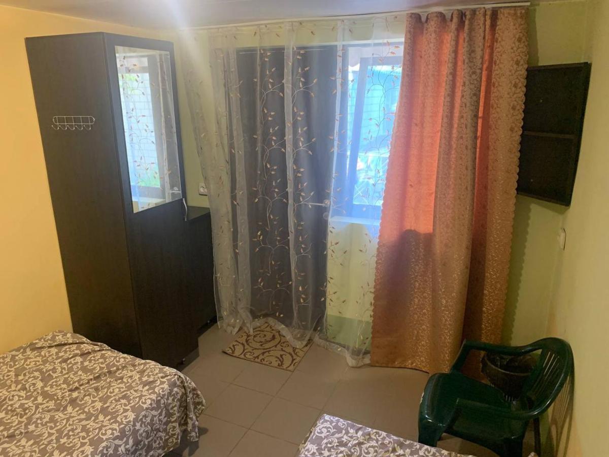 Small Guest House Lazurne Exterior foto